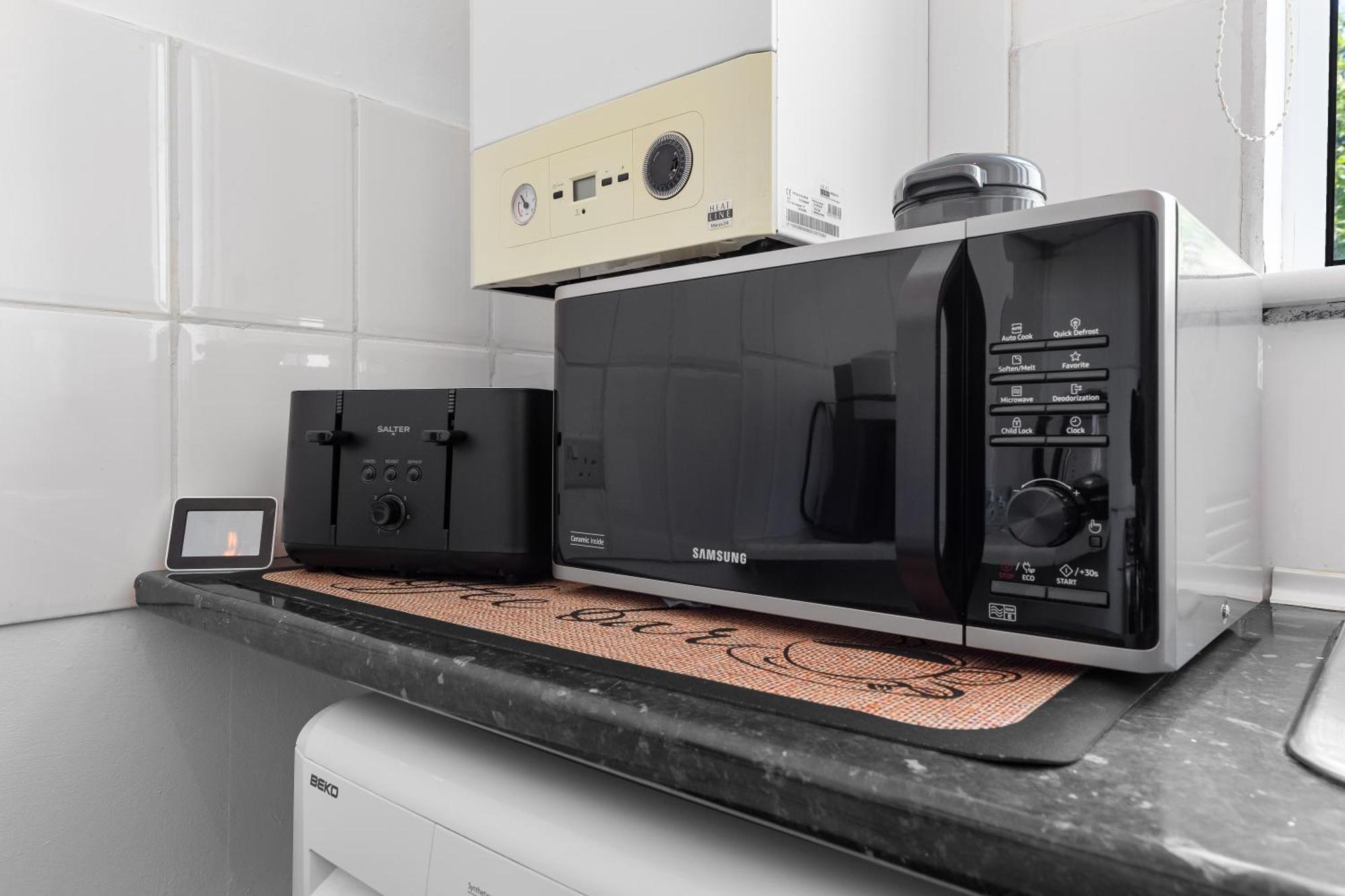 شقة Stylish Flat Near Tower Bridge & London Bridge المظهر الخارجي الصورة